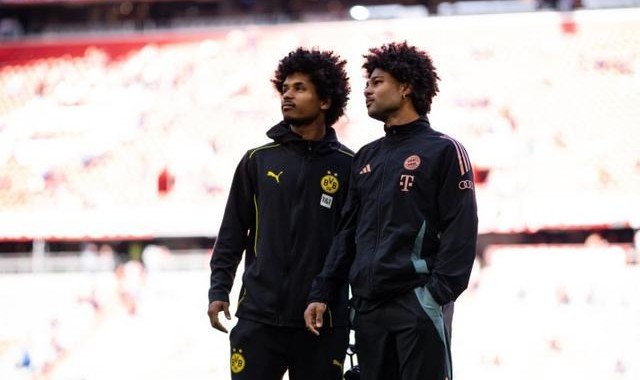 长太像球迷求合影错把格纳布里认成阿德耶米，基米希一旁起哄